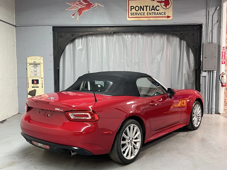 2017 Fiat 124 Spider - Image 17 of 31