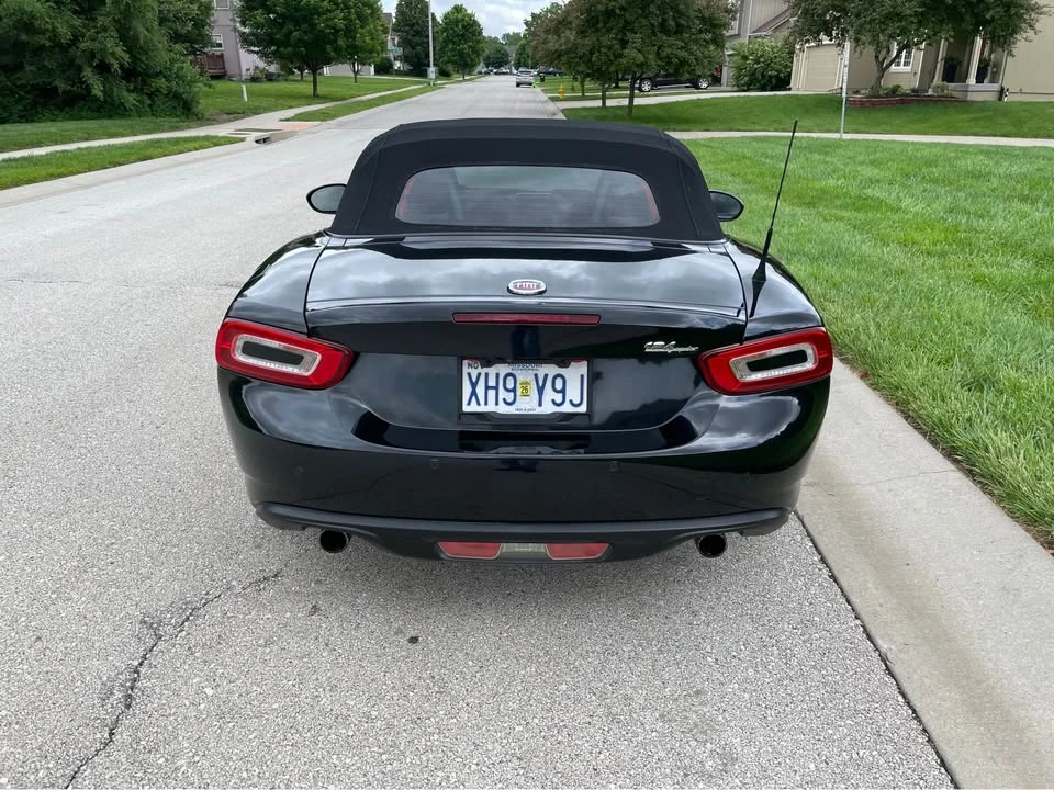 2017 Fiat 124 Spider - Image 10 of 20