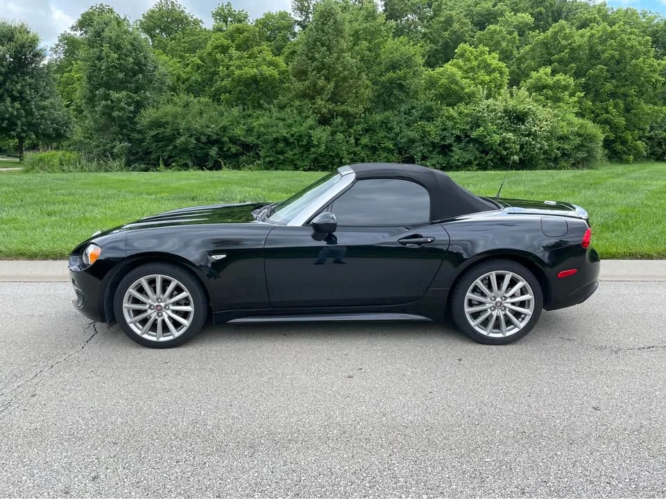 2017 Fiat 124 Spider - Image 14 of 20