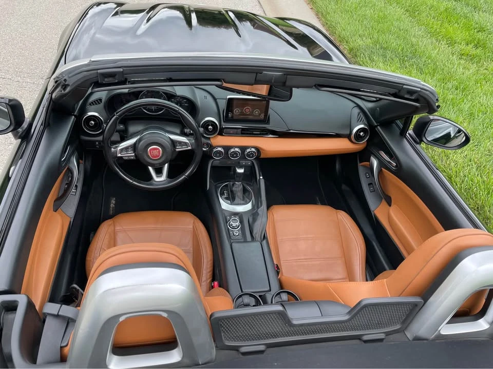 2017 Fiat 124 Spider - Image 8 of 20