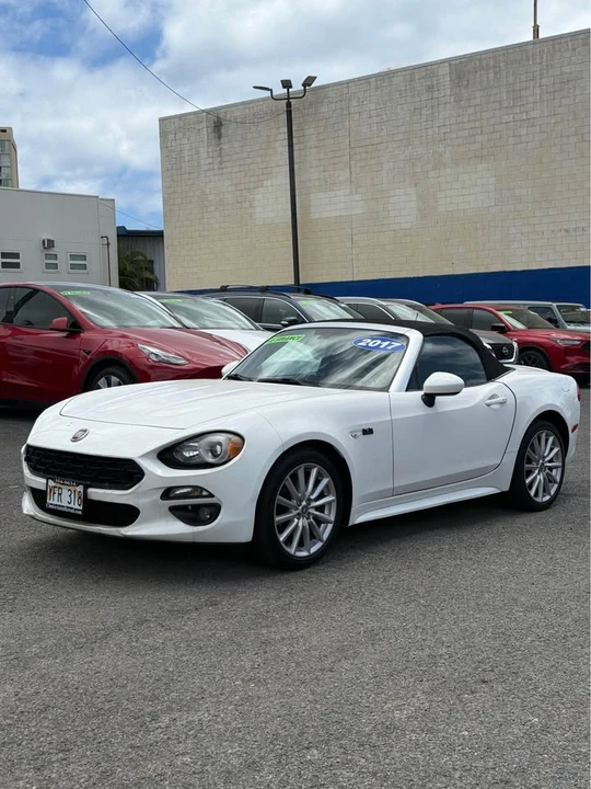 2017 Fiat 124 Spider - Image 15 of 17