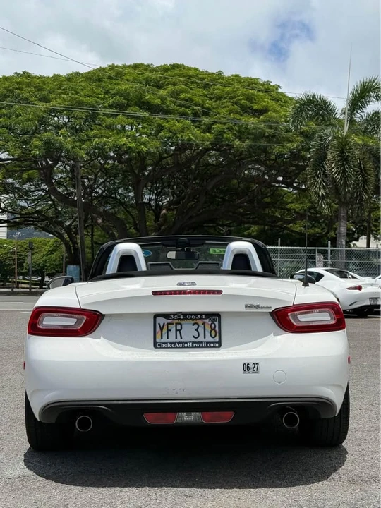 2017 Fiat 124 Spider - Image 5 of 17