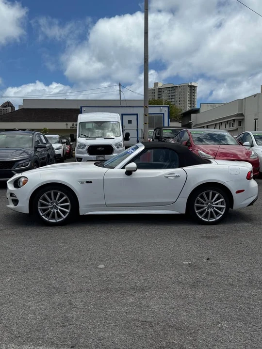 2017 Fiat 124 Spider - Image 16 of 17