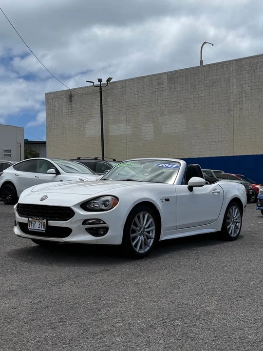 2017 Fiat 124 Spider - Image 8 of 17