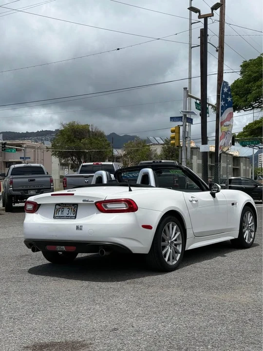 2017 Fiat 124 Spider - Image 4 of 17