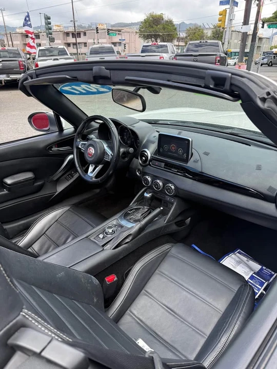 2017 Fiat 124 Spider - Image 13 of 17