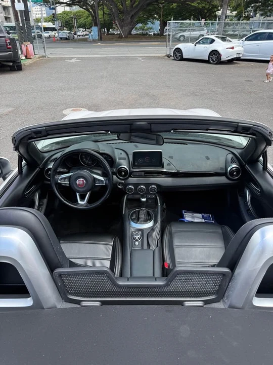 2017 Fiat 124 Spider - Image 11 of 17