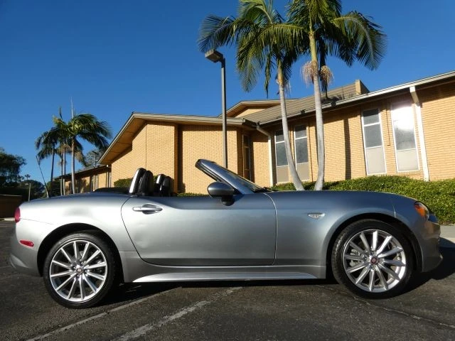 2017 Fiat 124 Spider - Image 6 of 21