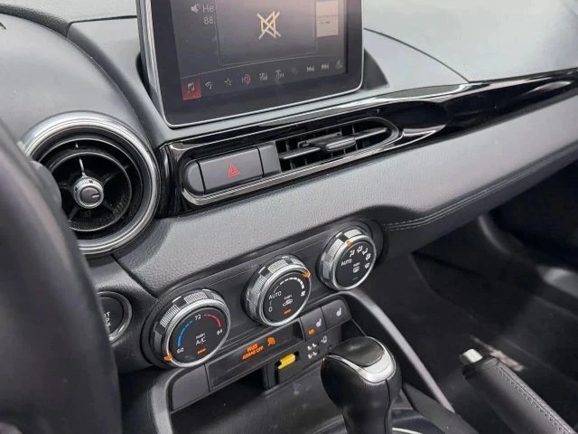 2017 Fiat 124 Spider - Image 28 of 31