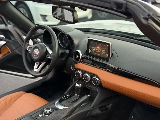 2017 Fiat 124 Spider - Image 11 of 12
