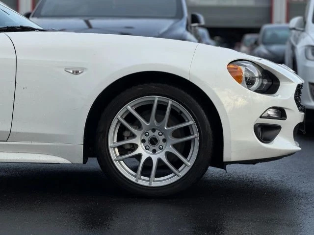 2017 Fiat 124 Spider - Image 7 of 12