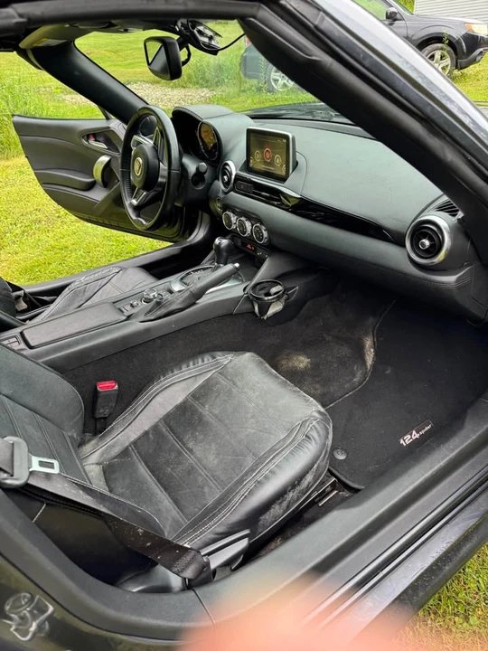 2017 Fiat 124 Spider - Image 2 of 8