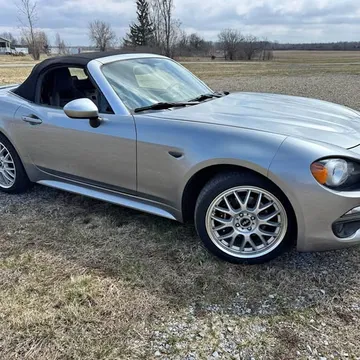 2017 Fiat 124 Spider Lusso Convertible 2D