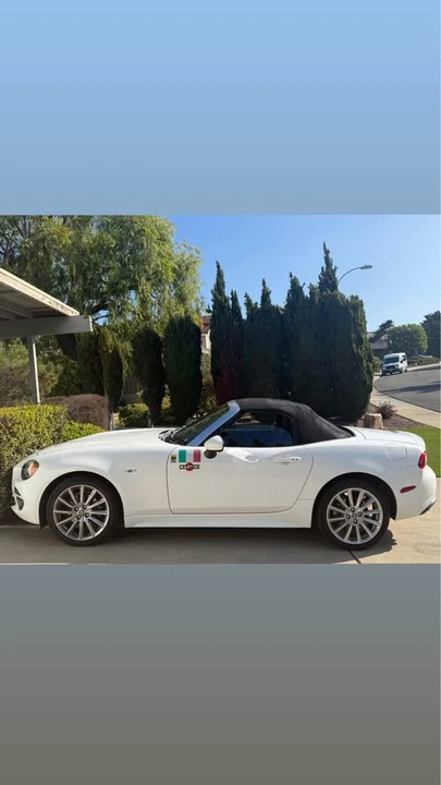 2017 Fiat 124 Spider - Image 3 of 3
