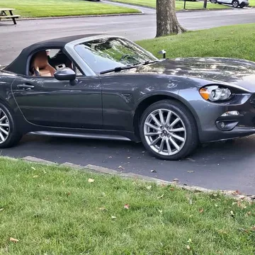 2017 Fiat 124 Spider Lusso Convertible 2D