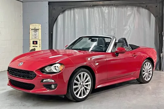 2017 Fiat 124 Spider Lusso Convertible 2D