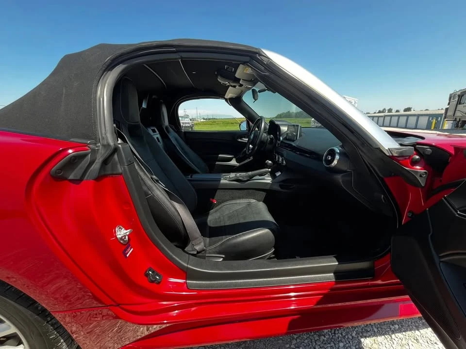 2017 Fiat 124 Spider - Image 11 of 20