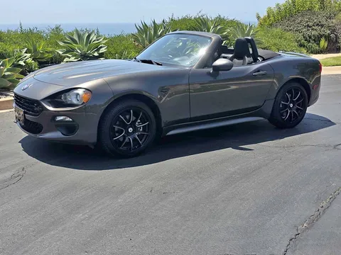 2017 Fiat 124 Spider Lusso Convertible 2D