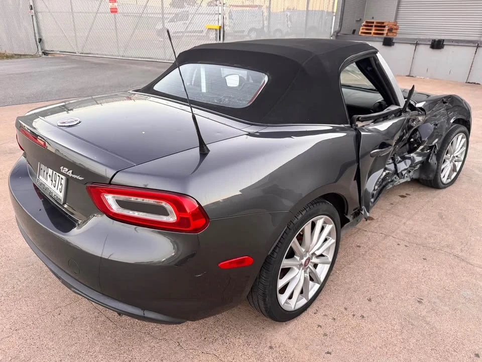 2017 Fiat 124 Spider - Image 3 of 10