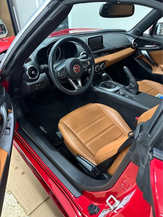 2017 Fiat 124 Spider - Image 3 of 4