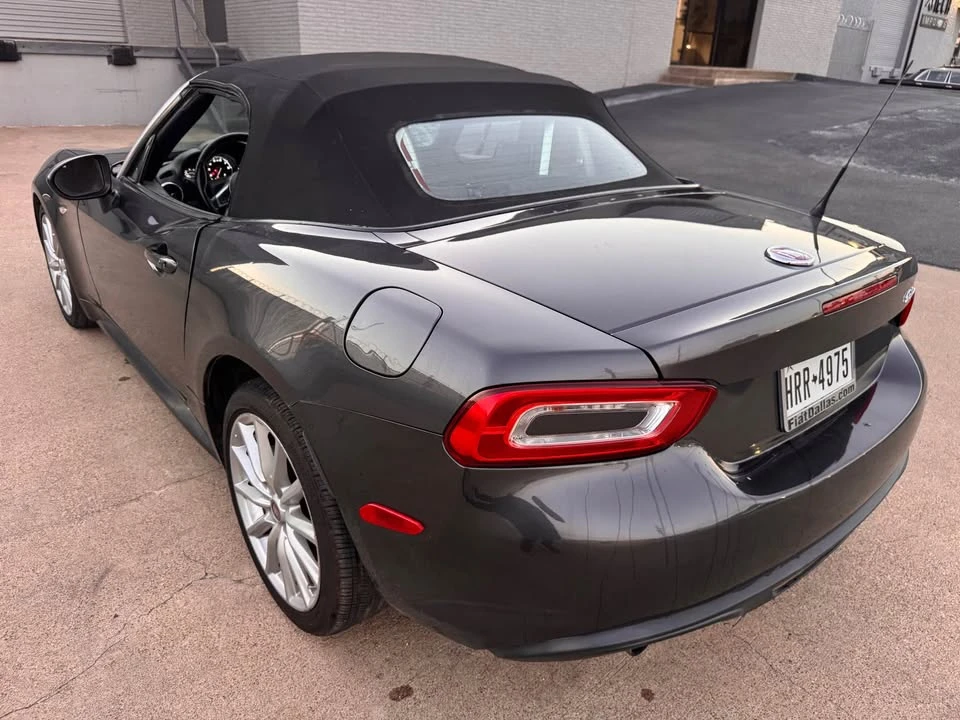 2017 Fiat 124 Spider - Image 5 of 10