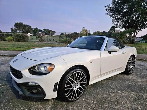 2017 Fiat 124 Spider Lusso Convertible 2D