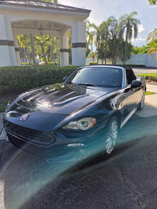 2017 Fiat 124 Spider - Image 2 of 14