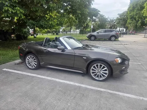 2017 Fiat 124 Spider Lusso Convertible 2D