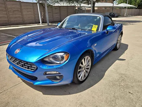 2017 Fiat 124 Spider Lusso Convertible 2D
