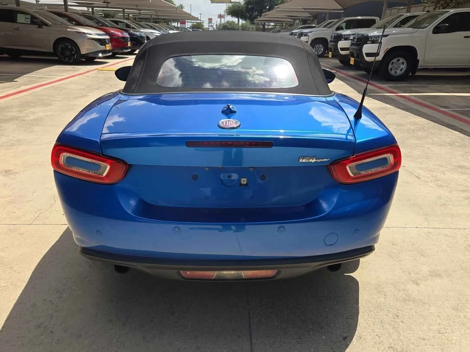 2017 Fiat 124 Spider - Image 9 of 9
