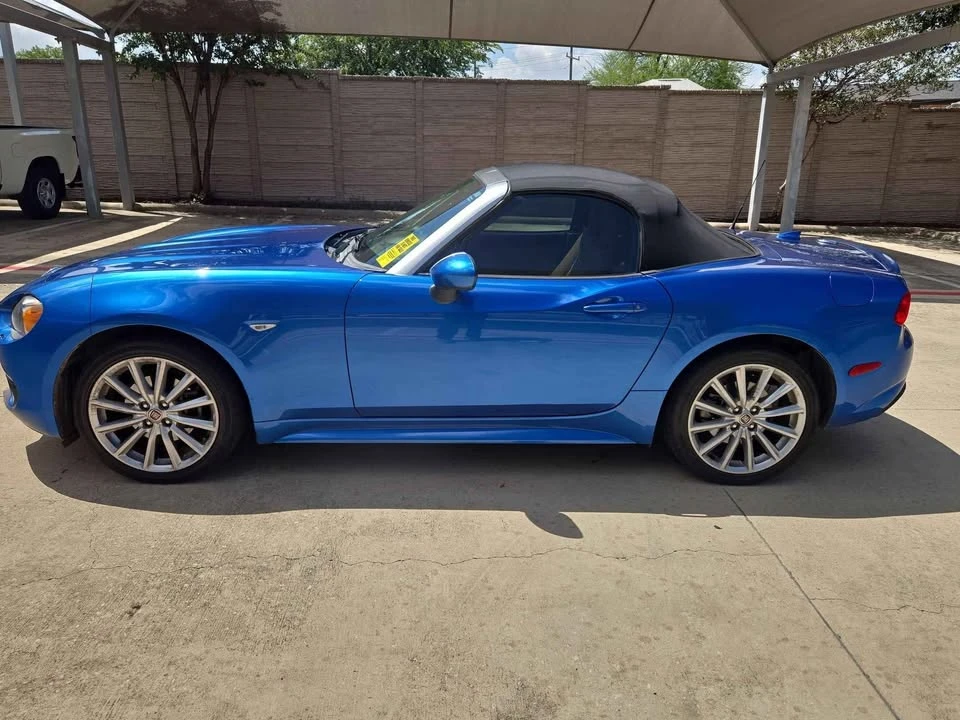 2017 Fiat 124 Spider - Image 5 of 9