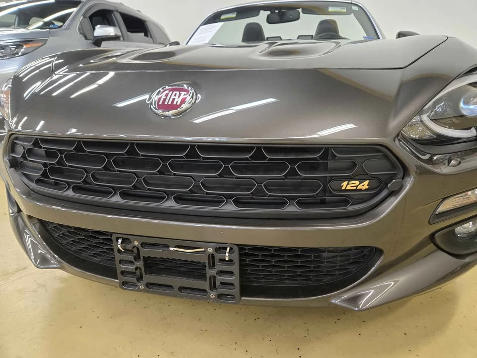 2017 Fiat 124 Spider - Image 2 of 8