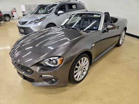 2017 Fiat 124 Spider Lusso Convertible 2D