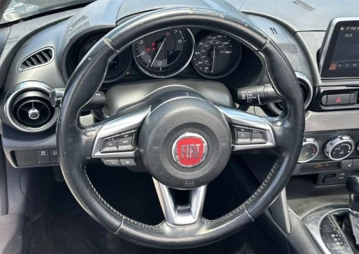 2017 Fiat 124 Spider - Image 7 of 11