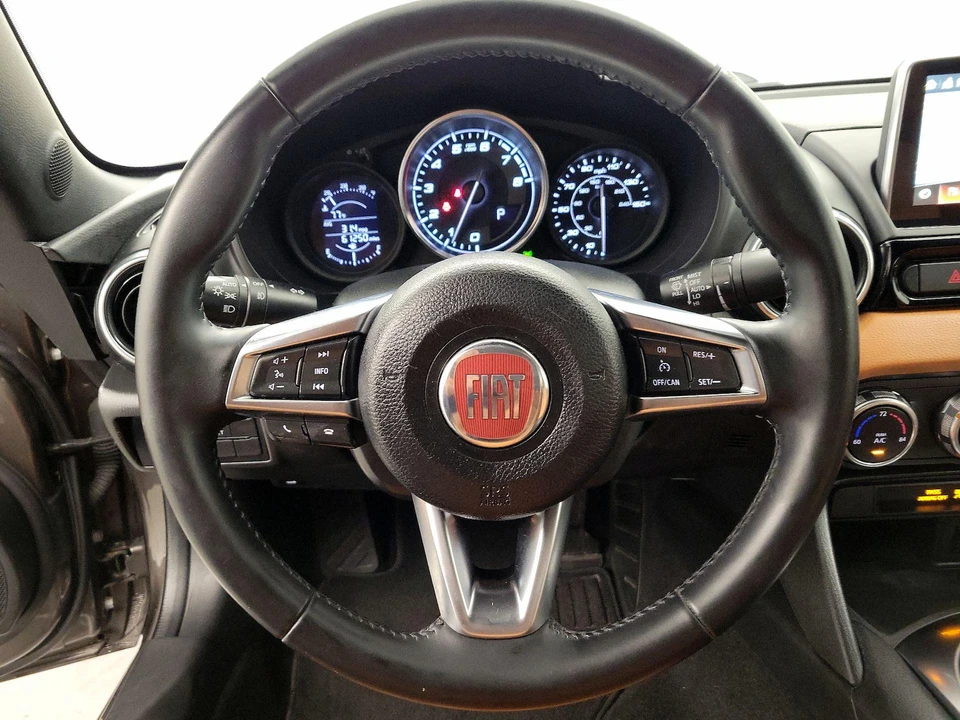 2017 Fiat 124 Spider - Image 11 of 25