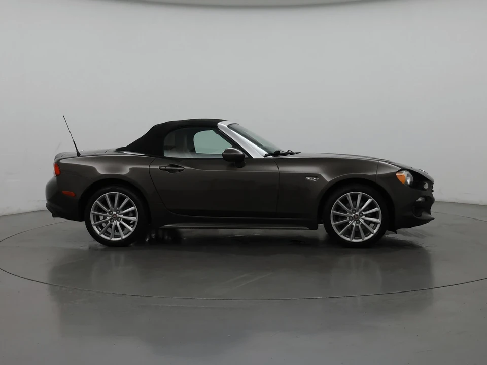 2017 Fiat 124 Spider - Image 8 of 25