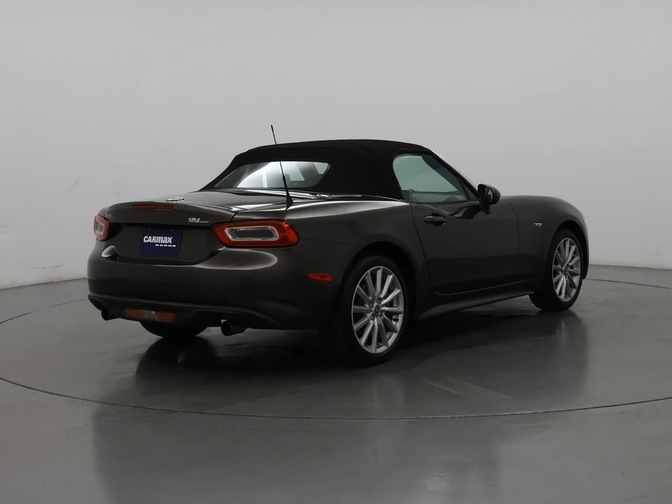2017 Fiat 124 Spider - Image 9 of 25