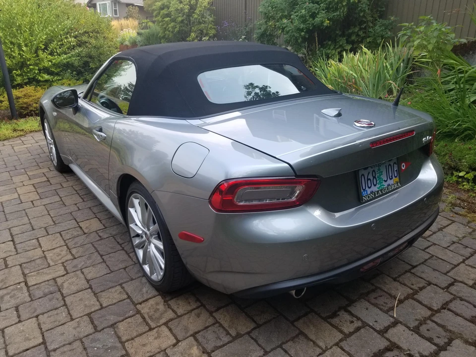 2017 Fiat 124 Spider - Image 15 of 31