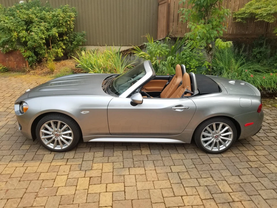 2017 Fiat 124 Spider - Image 7 of 31