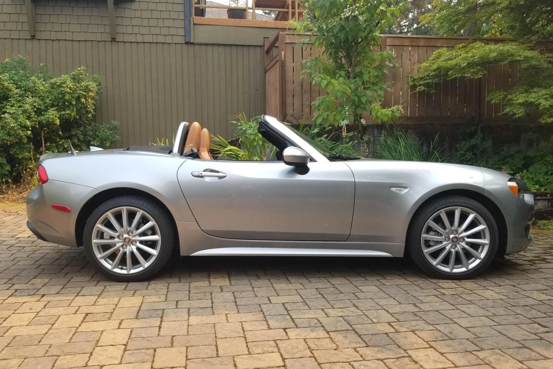 2017 Fiat 124 Spider - Image 3 of 31