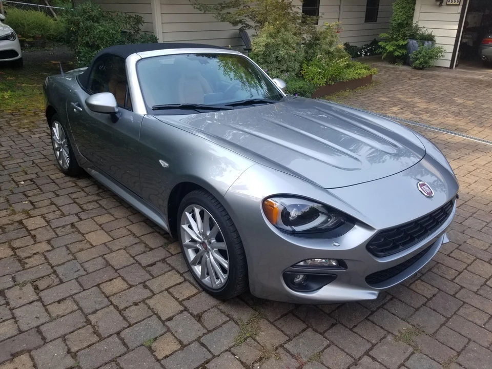 2017 Fiat 124 Spider - Image 18 of 31