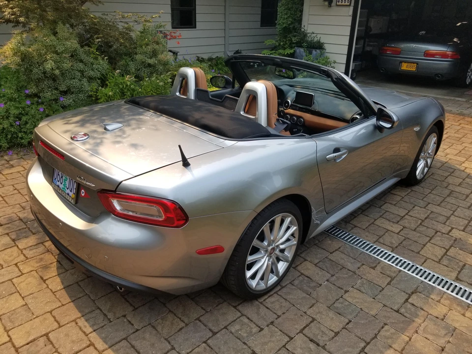 2017 Fiat 124 Spider - Image 10 of 31