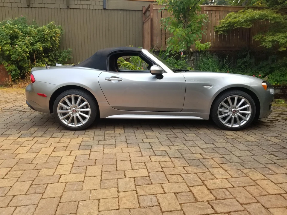 2017 Fiat 124 Spider - Image 17 of 31