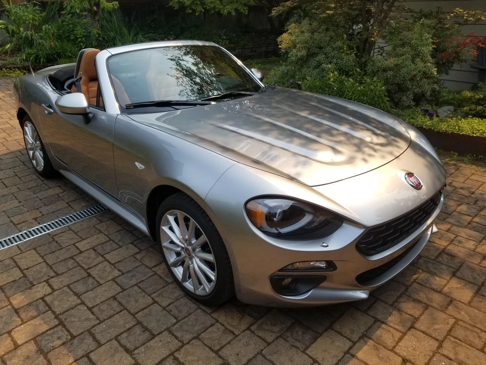 2017 Fiat 124 Spider - Image 11 of 31
