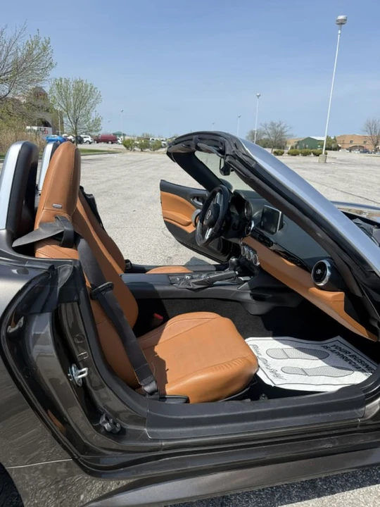 2017 Fiat 124 Spider - Image 13 of 23