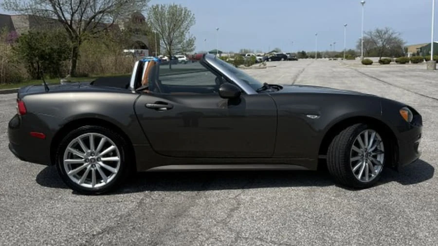 2017 Fiat 124 Spider - Image 3 of 23