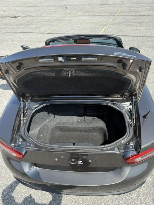 2017 Fiat 124 Spider - Image 22 of 23