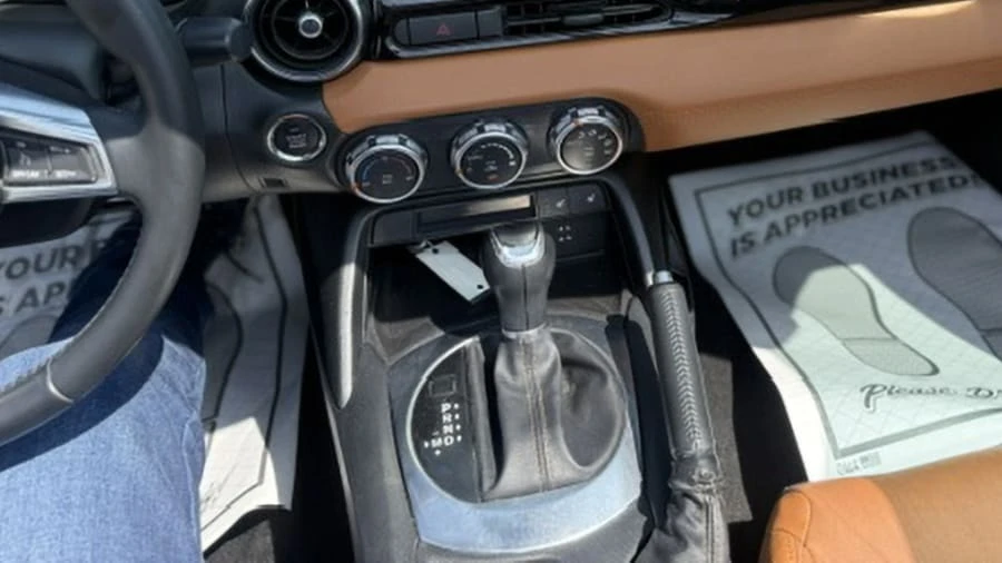 2017 Fiat 124 Spider - Image 18 of 23