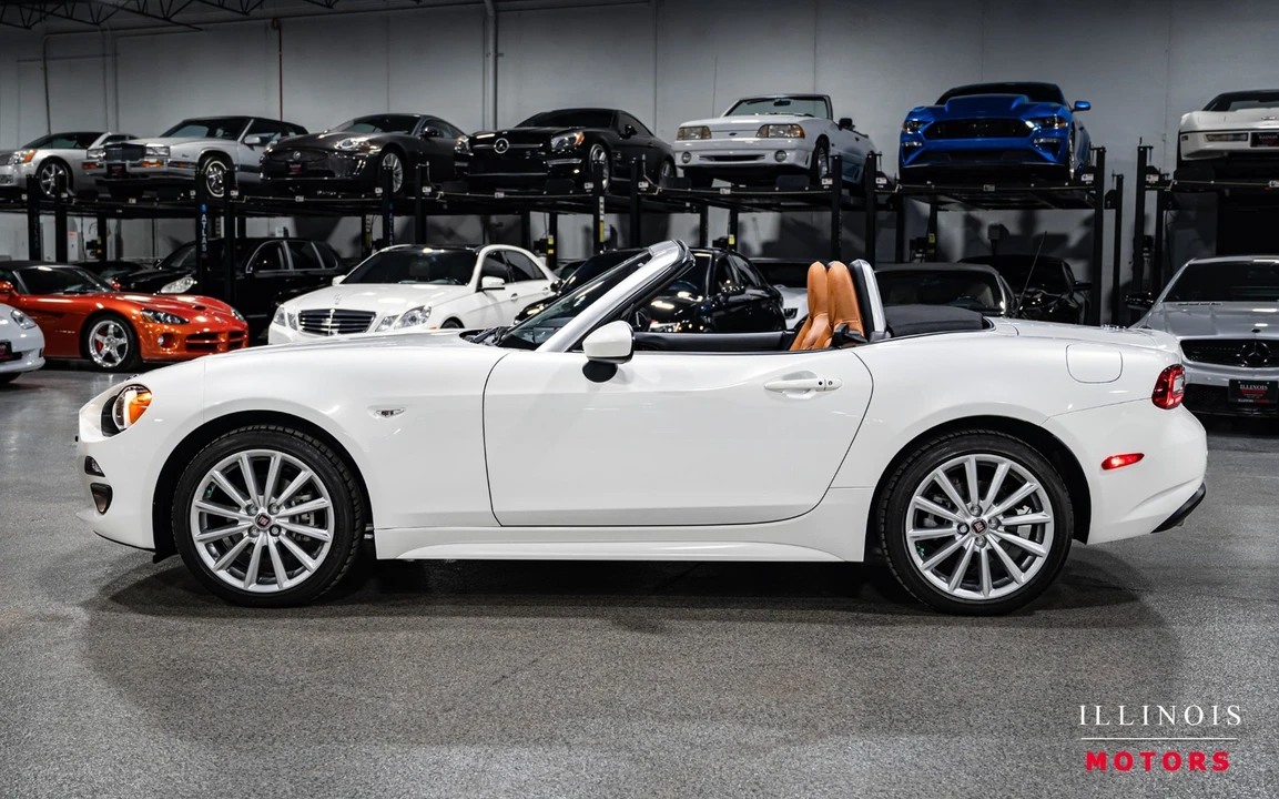 2017 Fiat 124 Spider - Image 2 of 21