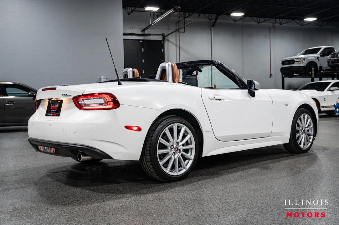 2017 Fiat 124 Spider - Image 5 of 21